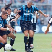  国际米兰功勋老臣离队，球迷泪洒告别仪式