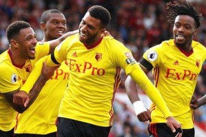  热刺租借球星爆发，贝利斯双响击溃埃弗顿  