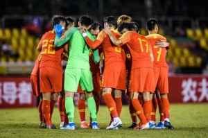  穆西亚拉梅开二度登顶射手榜首  