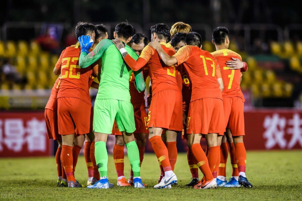  穆西亚拉梅开二度登顶射手榜首  