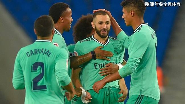  尼斯主帅赛后炮轰裁判，争议判罚引发舆论风波  