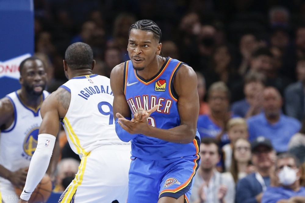  库里三分雨浇灭太阳队反扑势头勇士巩固榜首